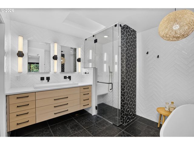 17780 OVERLOOK Cir, Lake Oswego, OR 97034