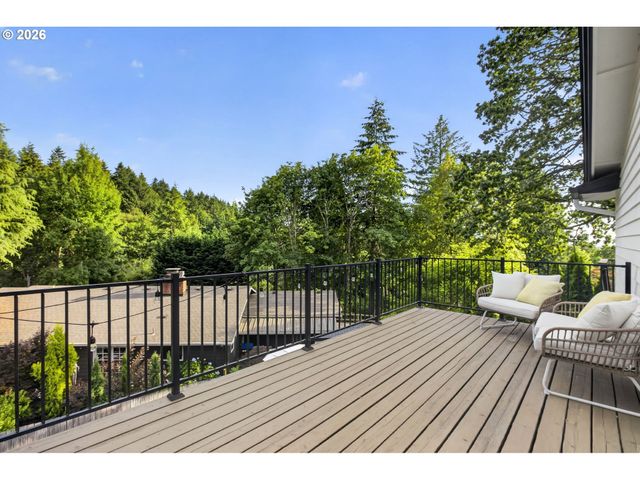 17780 OVERLOOK Cir, Lake Oswego, OR 97034
