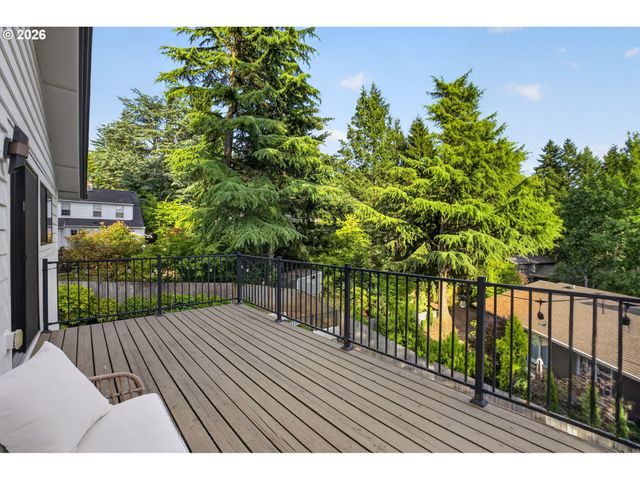 17780 OVERLOOK Cir, Lake Oswego, OR 97034