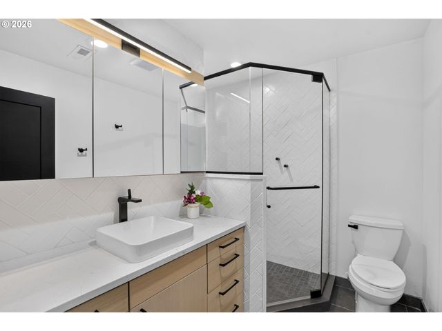 17780 OVERLOOK Cir, Lake Oswego, OR 97034