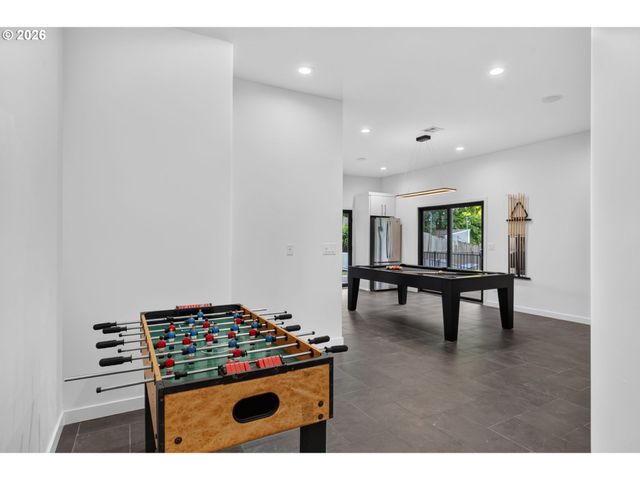 17780 OVERLOOK Cir, Lake Oswego, OR 97034