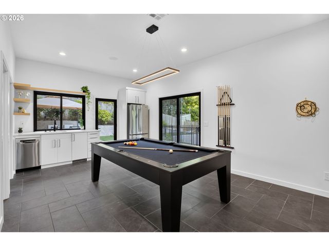 17780 OVERLOOK Cir, Lake Oswego, OR 97034