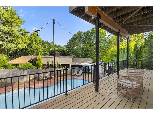 17780 OVERLOOK Cir, Lake Oswego, OR 97034