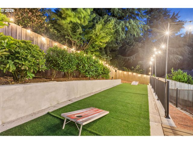 17780 OVERLOOK Cir, Lake Oswego, OR 97034