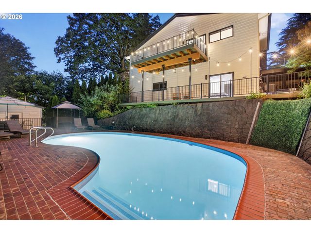 17780 OVERLOOK Cir, Lake Oswego, OR 97034