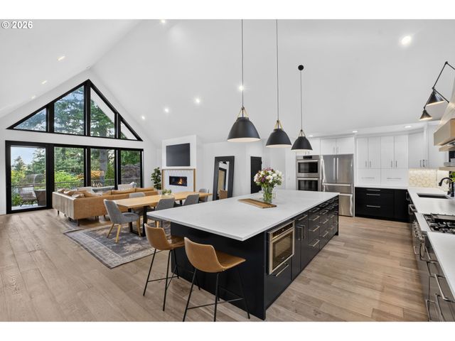 17780 OVERLOOK Cir, Lake Oswego, OR 97034
