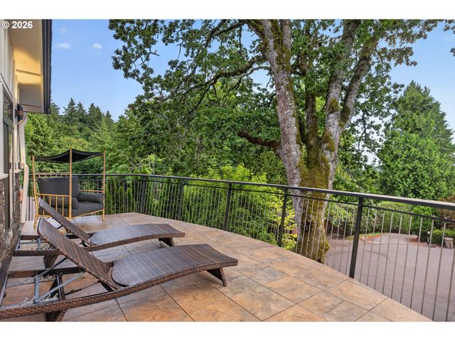 17780 OVERLOOK Cir, Lake Oswego, OR 97034