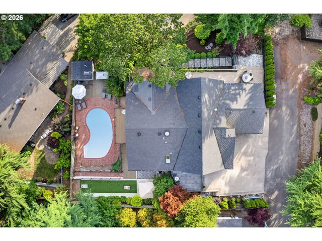 17780 OVERLOOK Cir, Lake Oswego, OR 97034