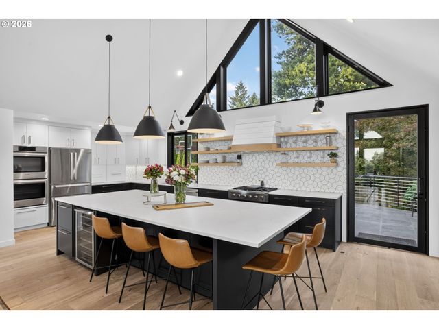 17780 OVERLOOK Cir, Lake Oswego, OR 97034