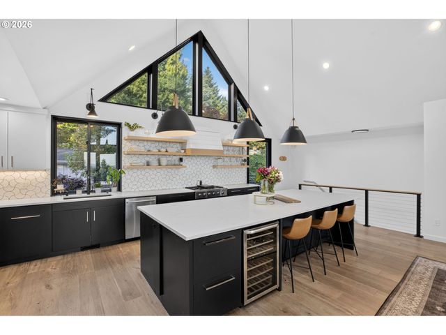 17780 OVERLOOK Cir, Lake Oswego, OR 97034