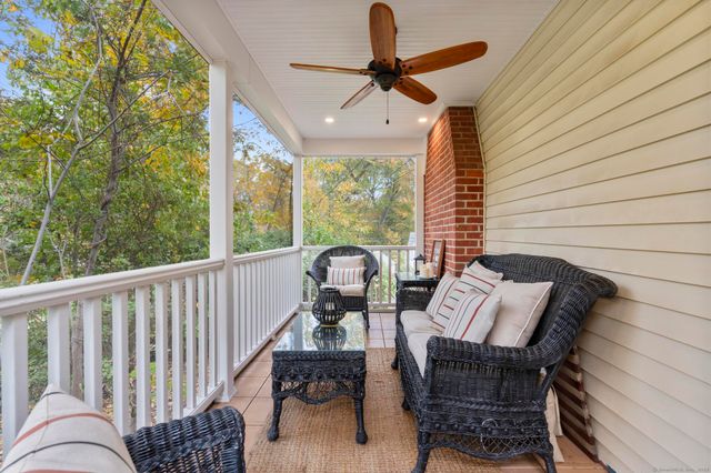 32 Cedarhurst Lane, Milford, CT 06461