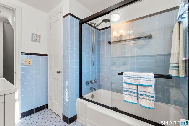 32 Cedarhurst Lane, Milford, CT 06461