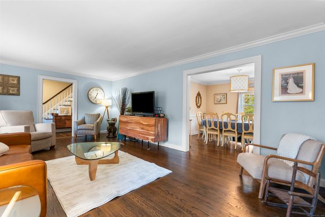 32 Cedarhurst Lane, Milford, CT 06461