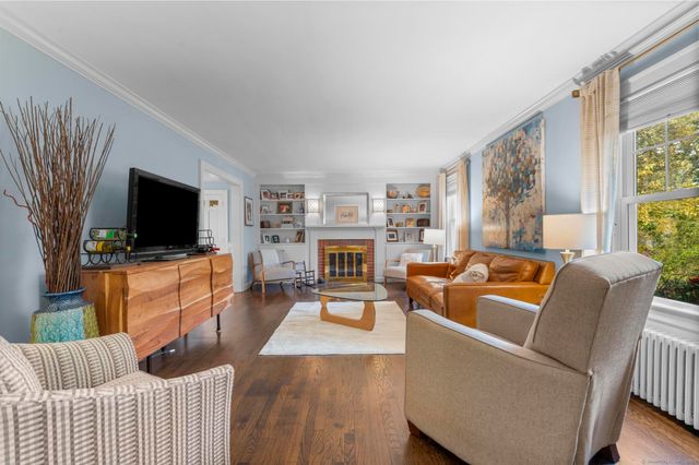 32 Cedarhurst Lane, Milford, CT 06461