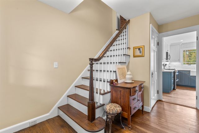 32 Cedarhurst Lane, Milford, CT 06461