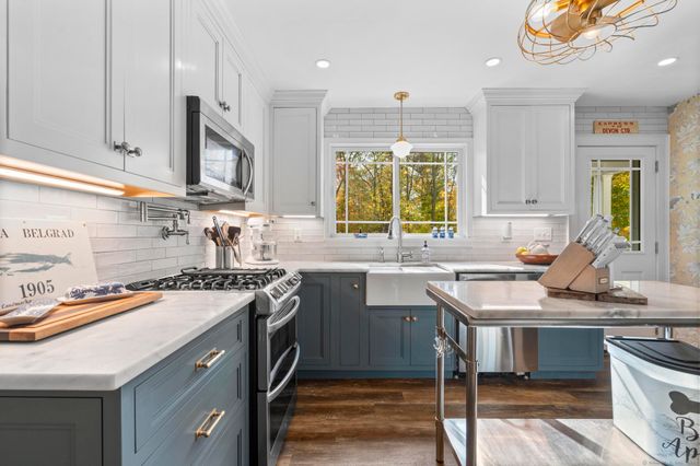 32 Cedarhurst Lane, Milford, CT 06461