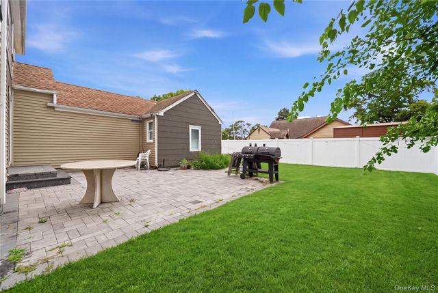 80 Everett Street, Patchogue, NY 11772