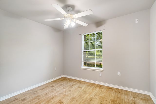 855 14th Street NW, Paris, TX 75460
