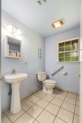 855 14th Street NW, Paris, TX 75460