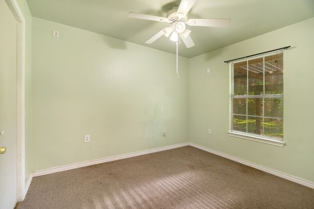 855 14th Street NW, Paris, TX 75460