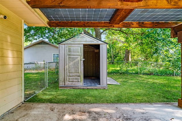 855 14th Street NW, Paris, TX 75460