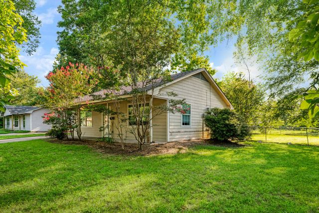 855 14th Street NW, Paris, TX 75460