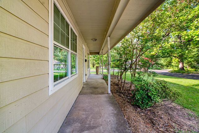 855 14th Street NW, Paris, TX 75460