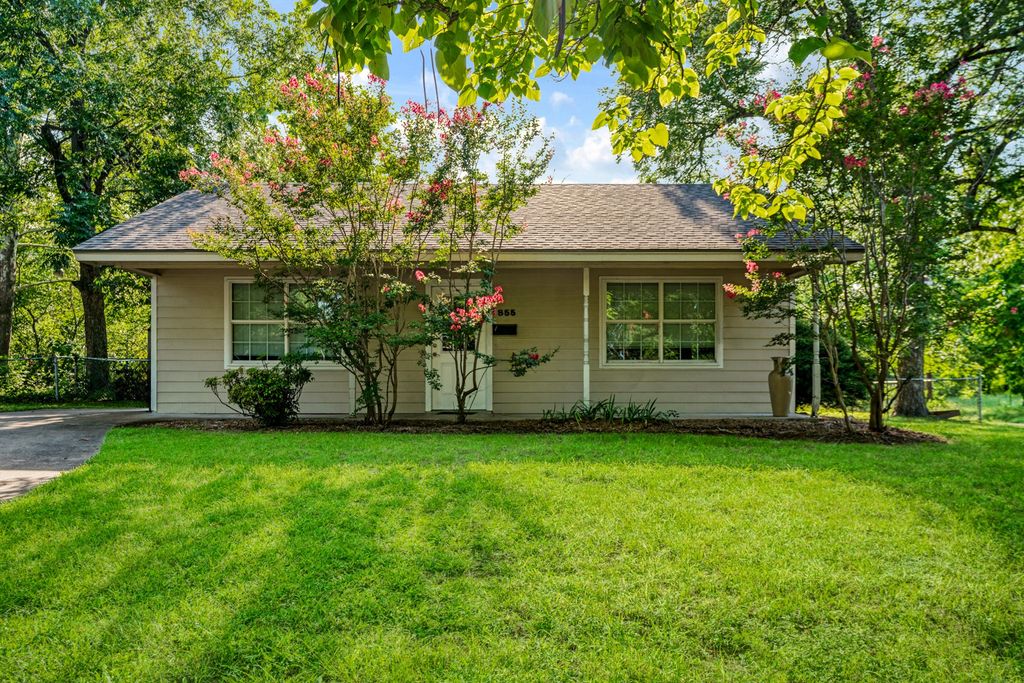 855 14th Street NW, Paris, TX 75460