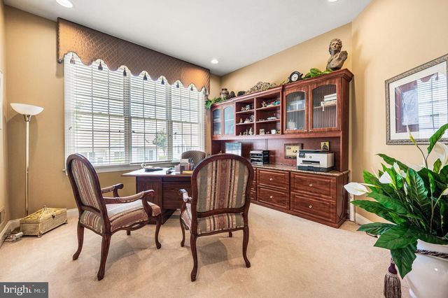 28 HUTTON LN, Garnet Valley, PA 19060