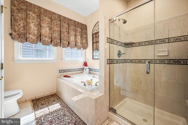28 HUTTON LN, Garnet Valley, PA 19060