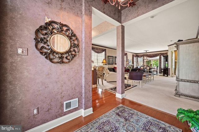 28 HUTTON LN, Garnet Valley, PA 19060