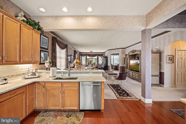 28 HUTTON LN, Garnet Valley, PA 19060