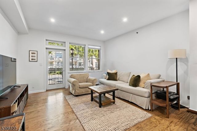 4 Constellation Pl 101 101, Jersey City, NJ 07305