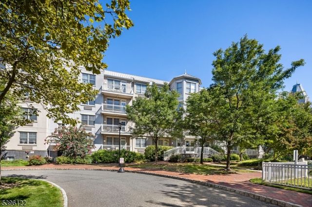 4 Constellation Pl 101 101, Jersey City, NJ 07305