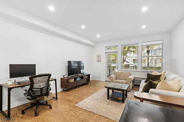 4 Constellation Pl 101 101, Jersey City, NJ 07305