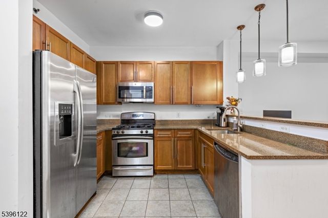 4 Constellation Pl 101 101, Jersey City, NJ 07305