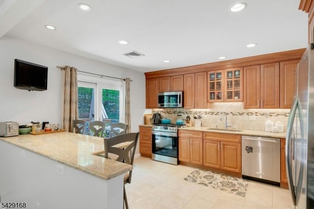 109 Malcolm Rd, Mahwah Twp., NJ 07430