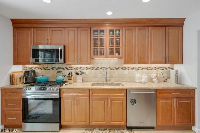 109 Malcolm Rd, Mahwah Twp., NJ 07430
