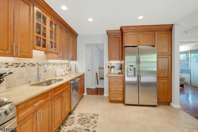 109 Malcolm Rd, Mahwah Twp., NJ 07430
