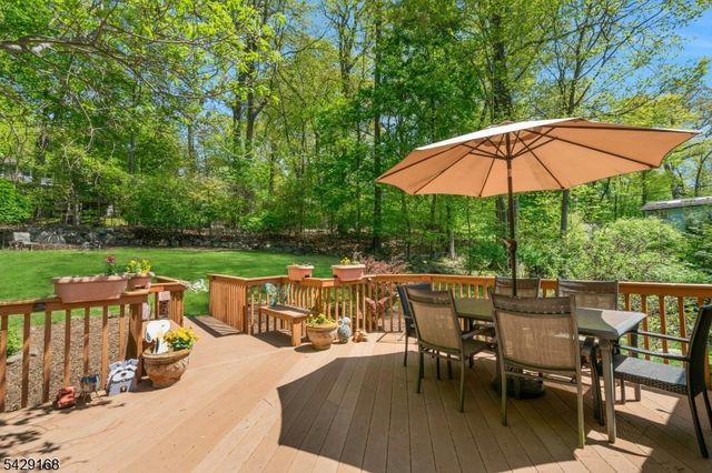 109 Malcolm Rd, Mahwah Twp., NJ 07430