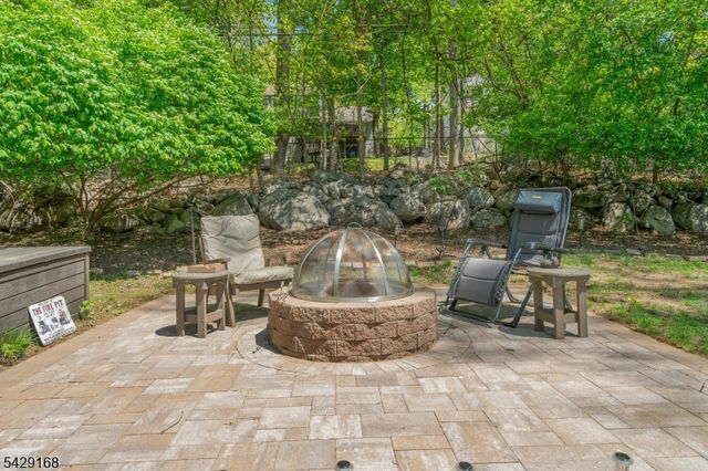 109 Malcolm Rd, Mahwah Twp., NJ 07430