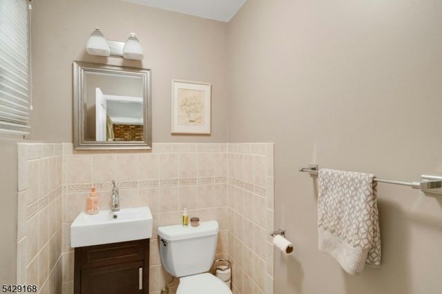 109 Malcolm Rd, Mahwah Twp., NJ 07430