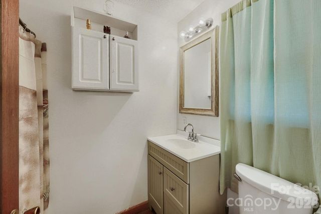 3917 Lake Road, Charlotte, NC 28269