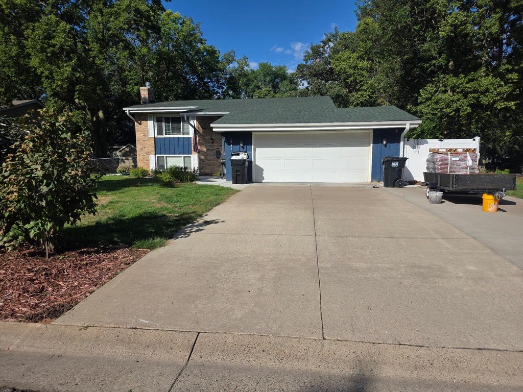 1541 Franklin Lane, Anoka, MN 55303