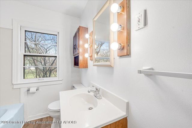 217 Richard Avenue, Lansing, MI 48917