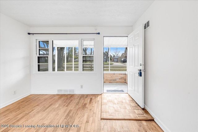 217 Richard Avenue, Lansing, MI 48917