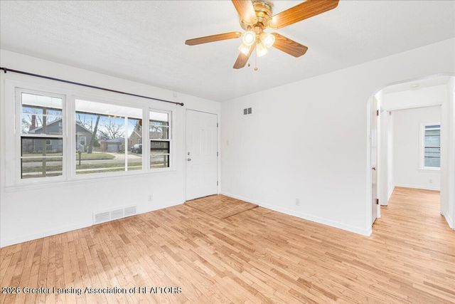 217 Richard Avenue, Lansing, MI 48917