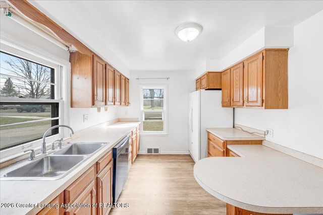 217 Richard Avenue, Lansing, MI 48917