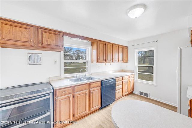 217 Richard Avenue, Lansing, MI 48917