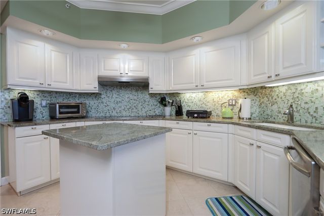 8990 Bay Colony DR 1002, Naples, FL 34108